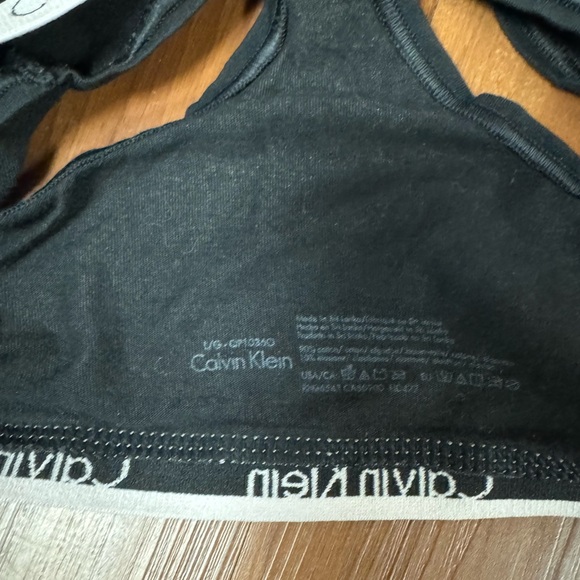 Calvin Klein Black Sports Bra - Picture 4 of 4